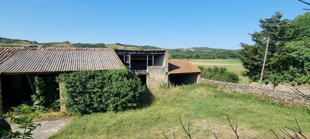 cour - Maison à CAUDEVAL