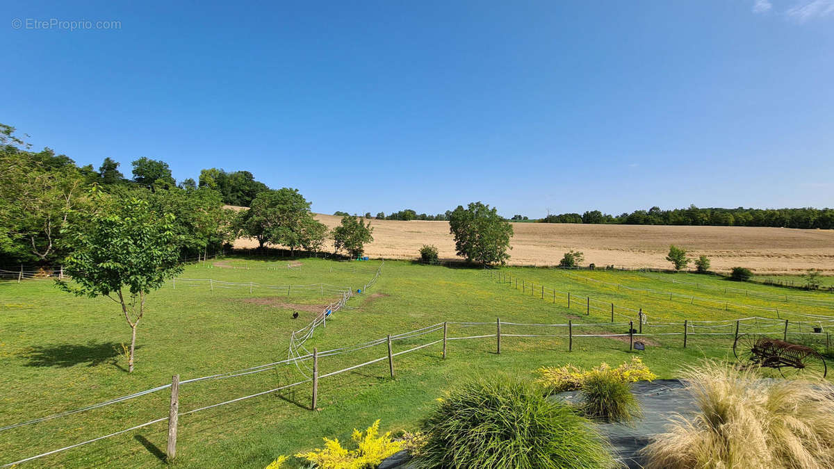 Charente country house with pool for sale . maison - Maison à BONNES