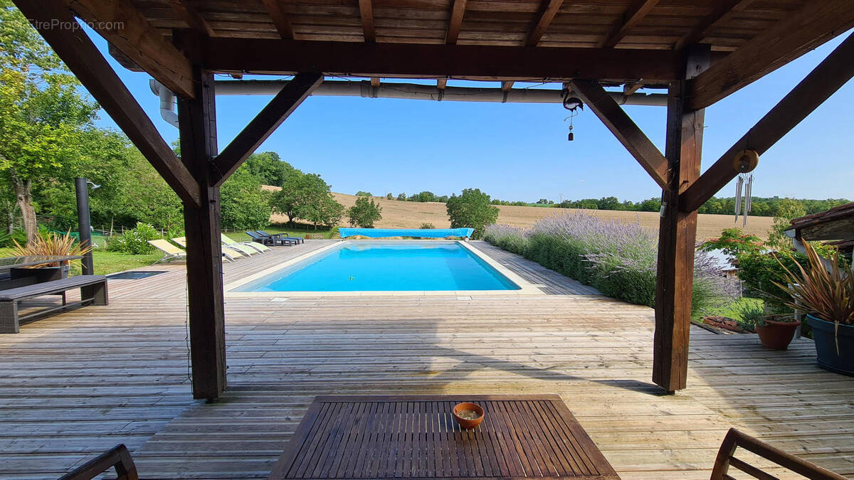 Charente country house with pool for sale . maison - Maison à BONNES