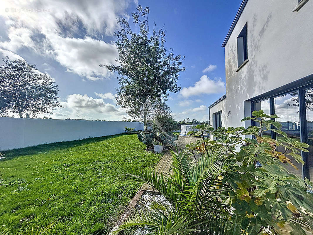 Maison à SAINT-CHRISTOPHE-DU-LIGNERON