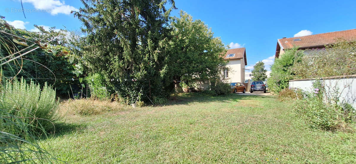 Maison à SAINT-DENIS-LES-BOURG