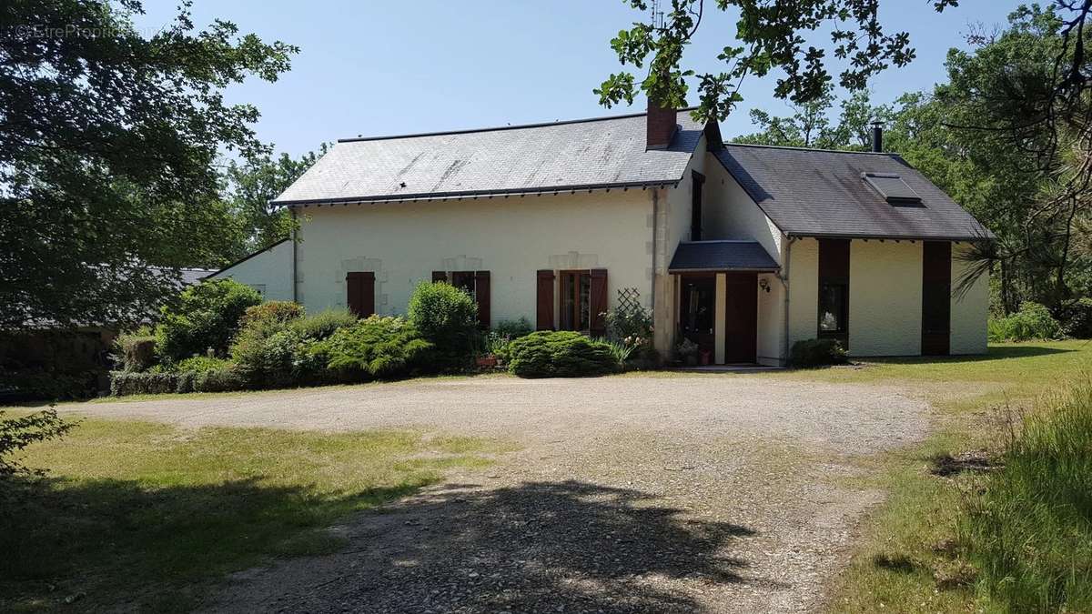 Maison à CHATELLERAULT