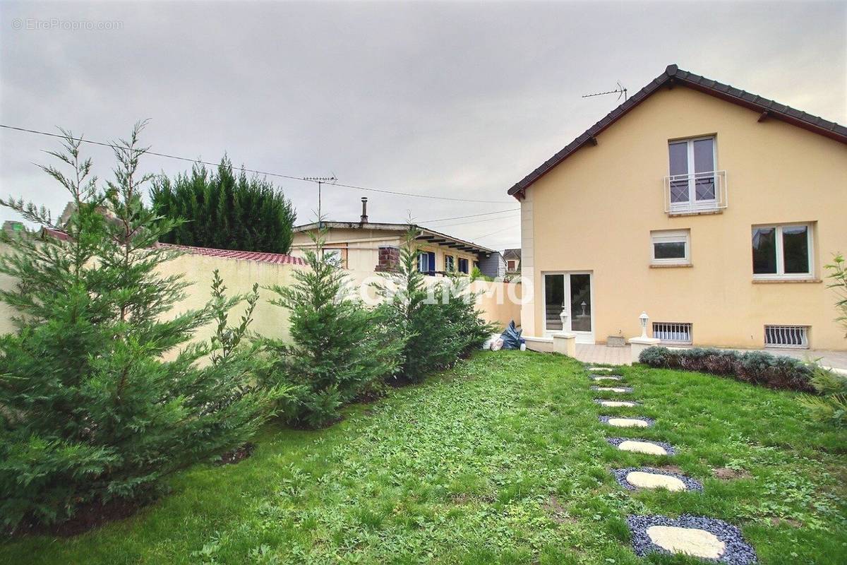 Maison à CARRIERES-SOUS-POISSY