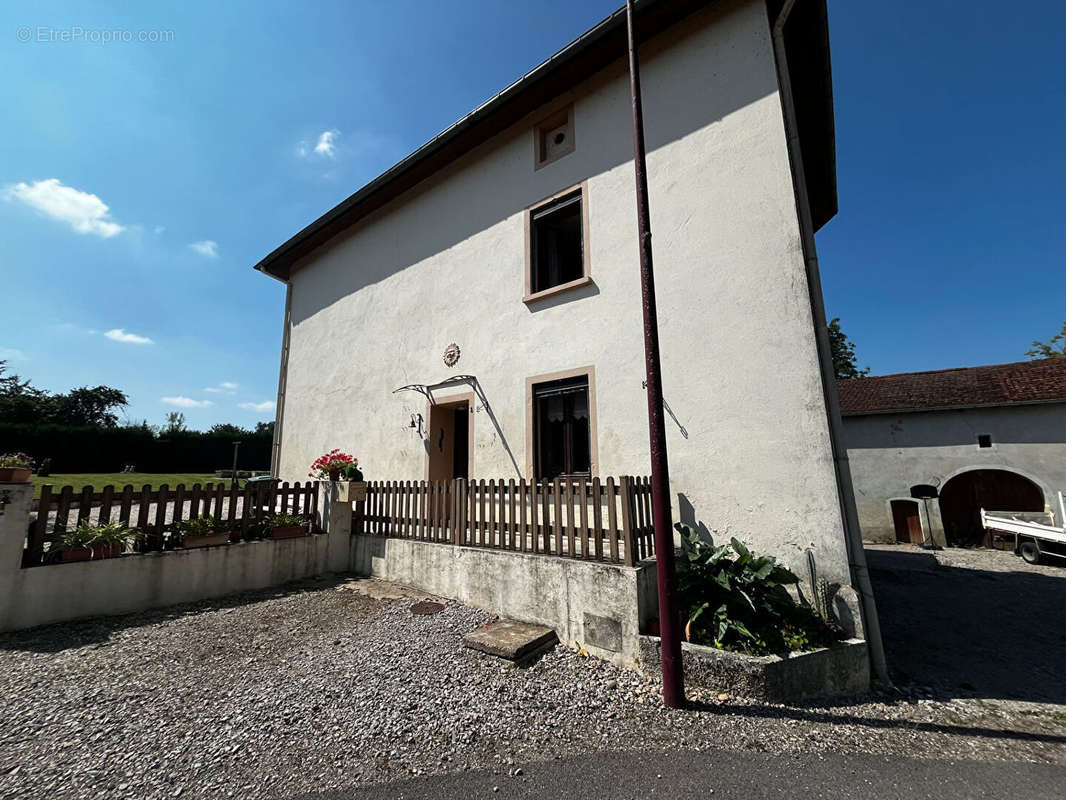 Maison à DOMEVRE-SUR-DURBION