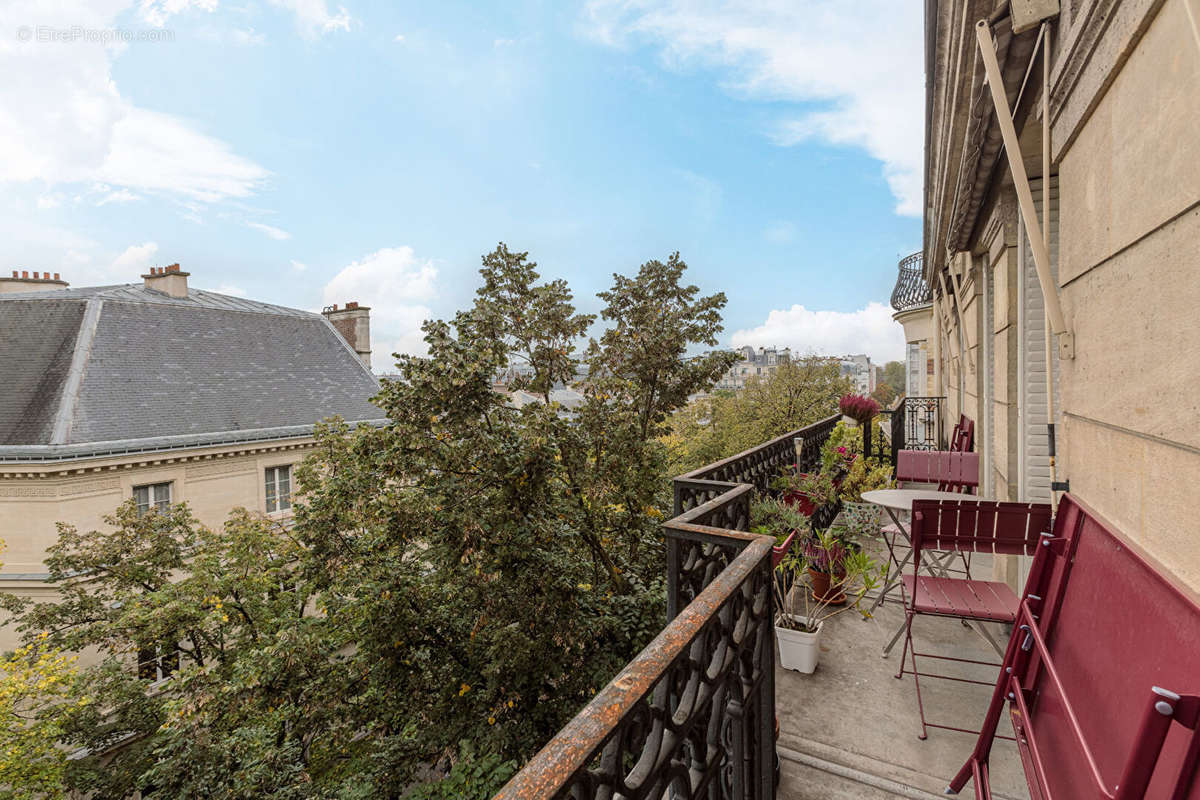 Appartement à PARIS-20E