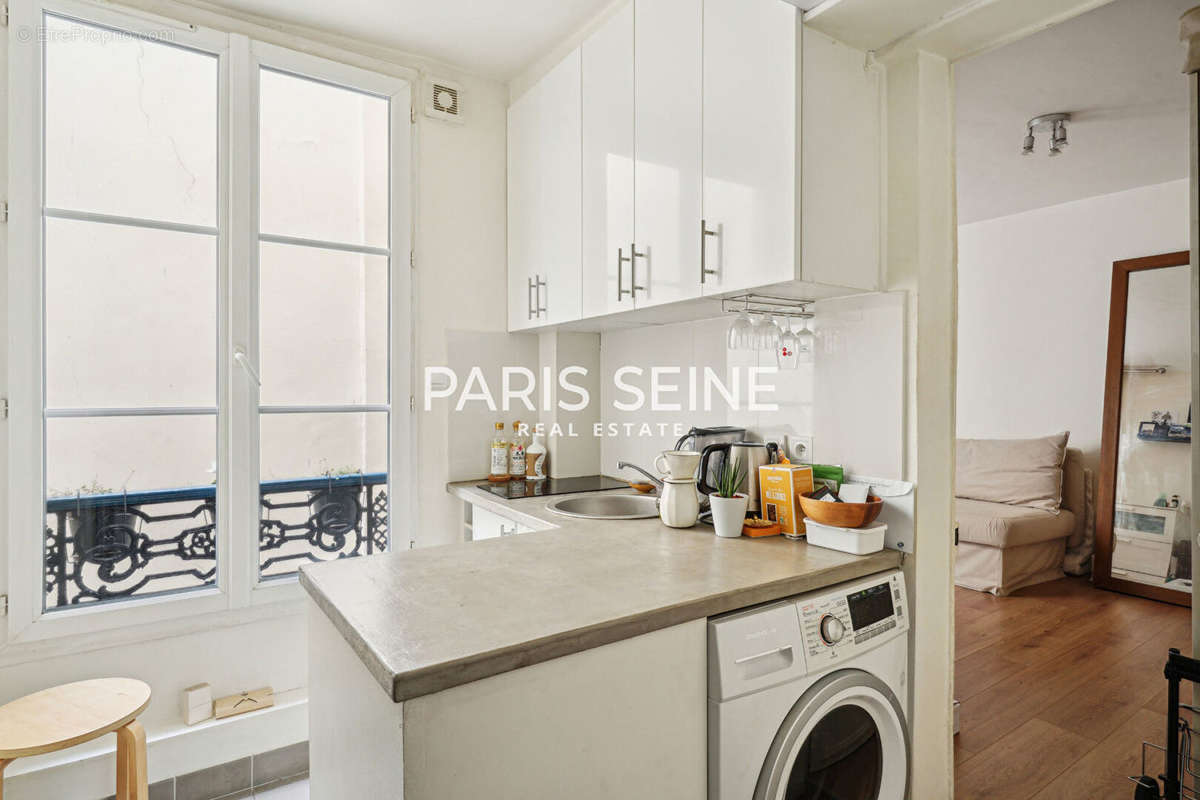 Appartement à PARIS-1E