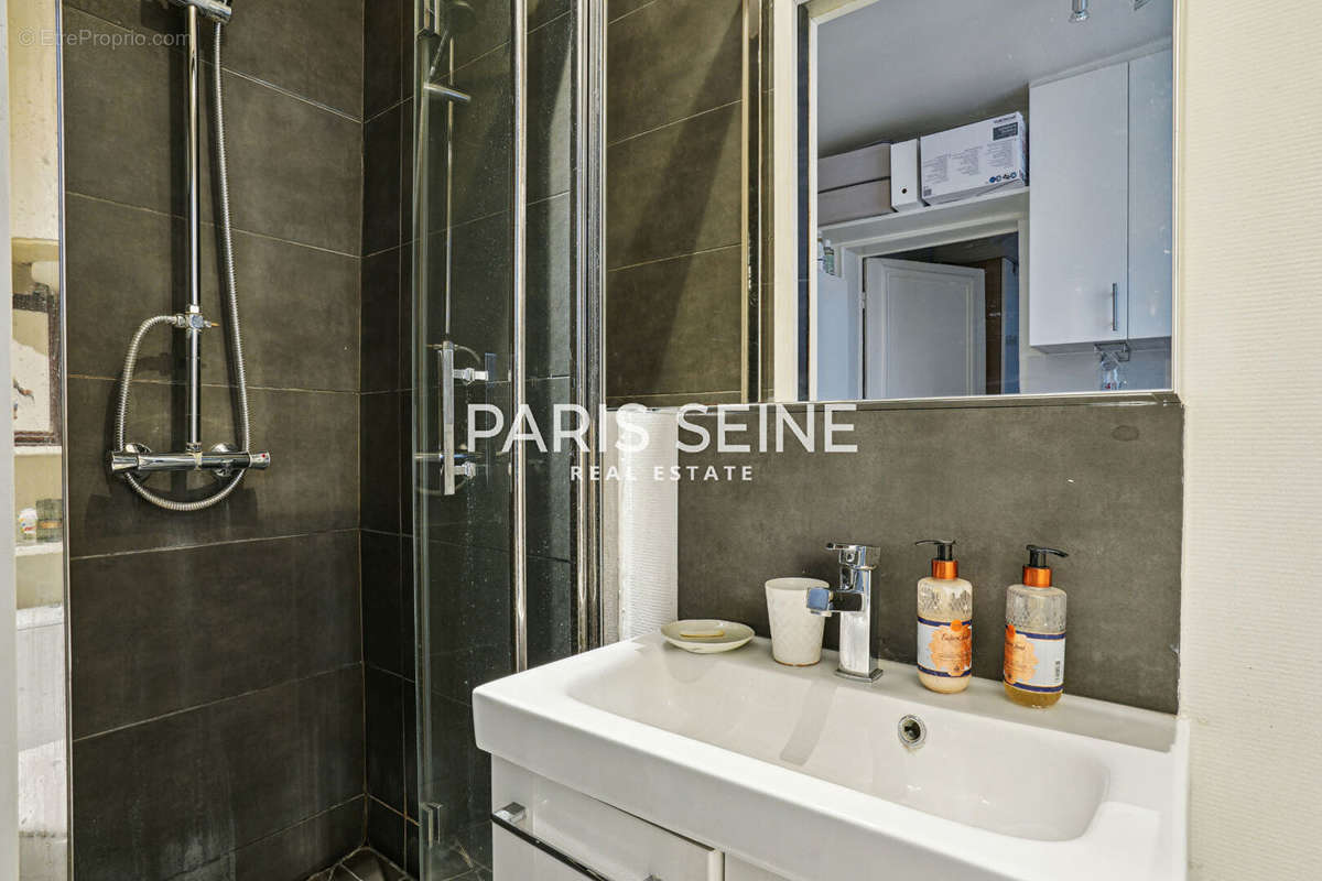 Appartement à PARIS-1E