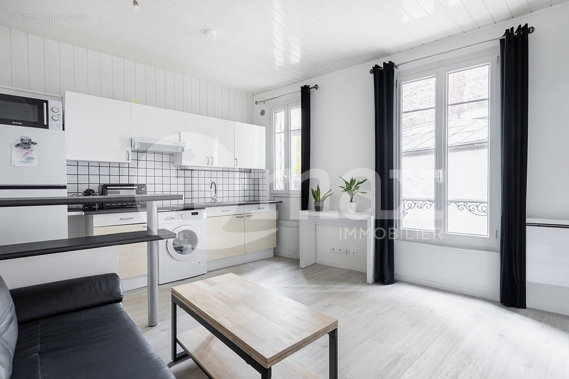 Appartement à COURBEVOIE