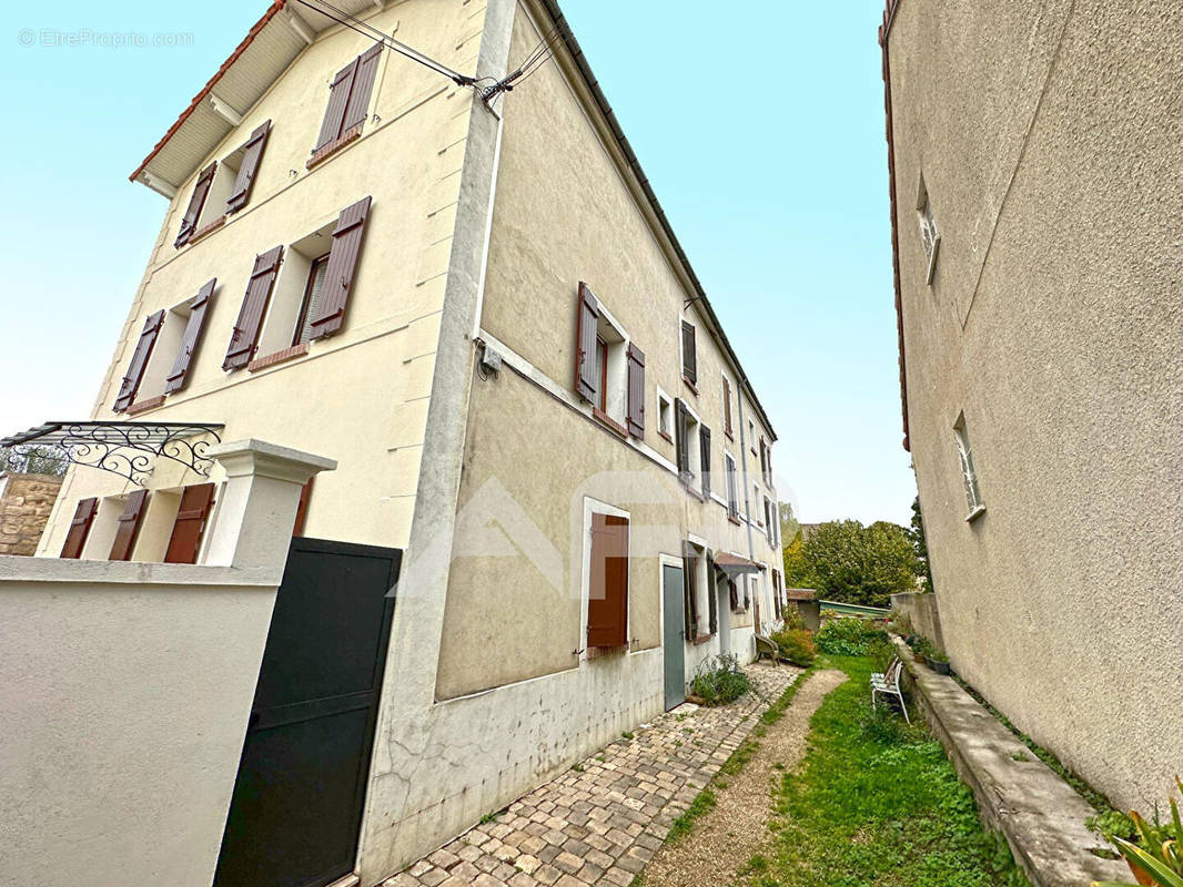 Appartement à CARRIERES-SUR-SEINE