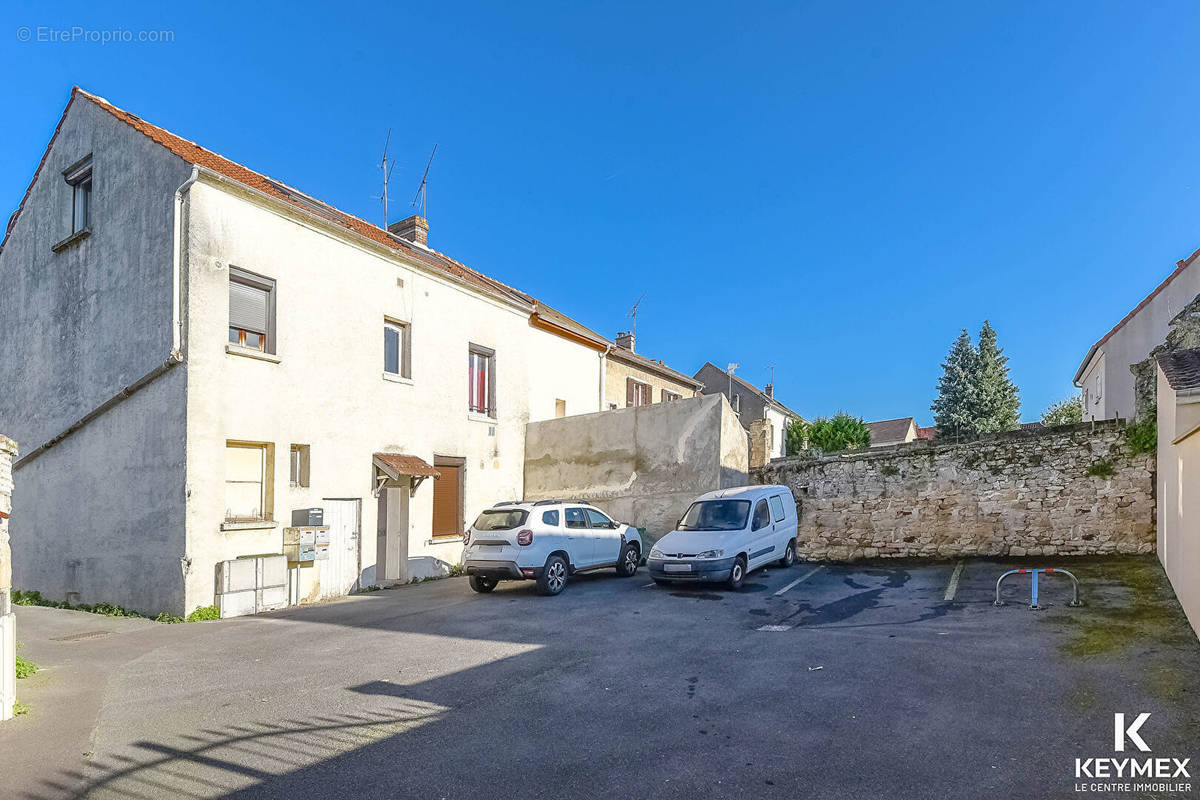 Appartement à CHAMPAGNE-SUR-OISE