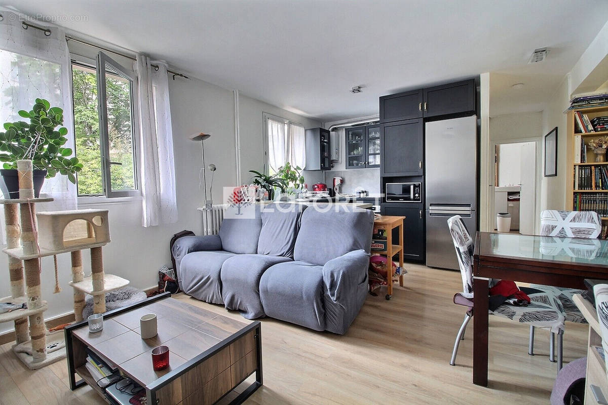 Appartement à LA GARENNE-COLOMBES