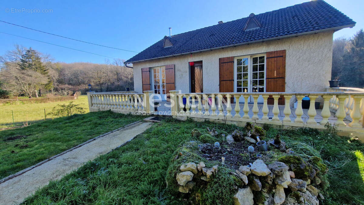 Maison à SAINT-PARDOUX-LA-RIVIERE