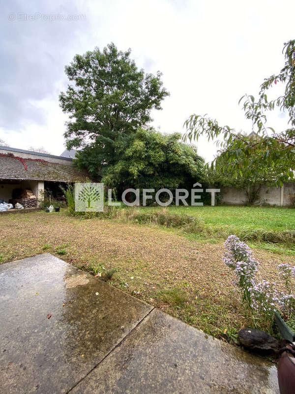 Maison à VIEUX-MOULIN