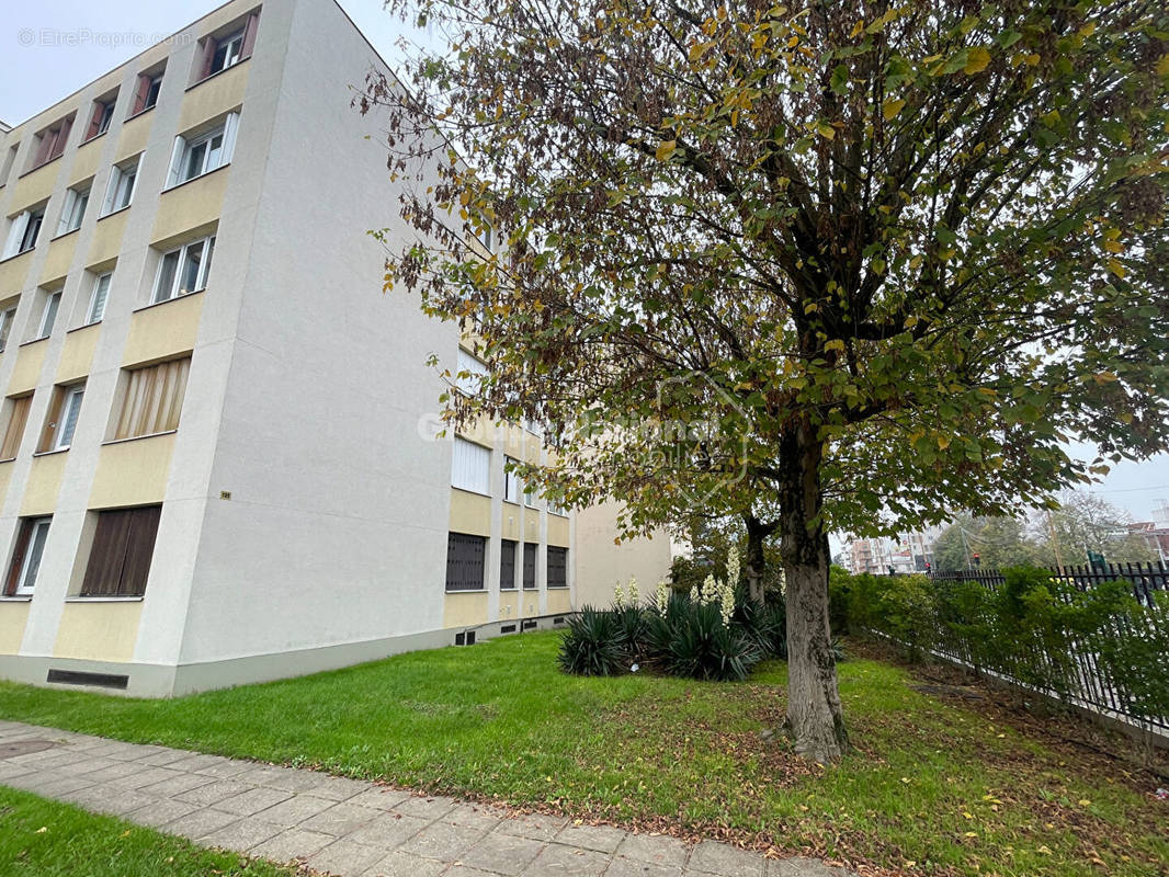 Appartement à COLOMBES