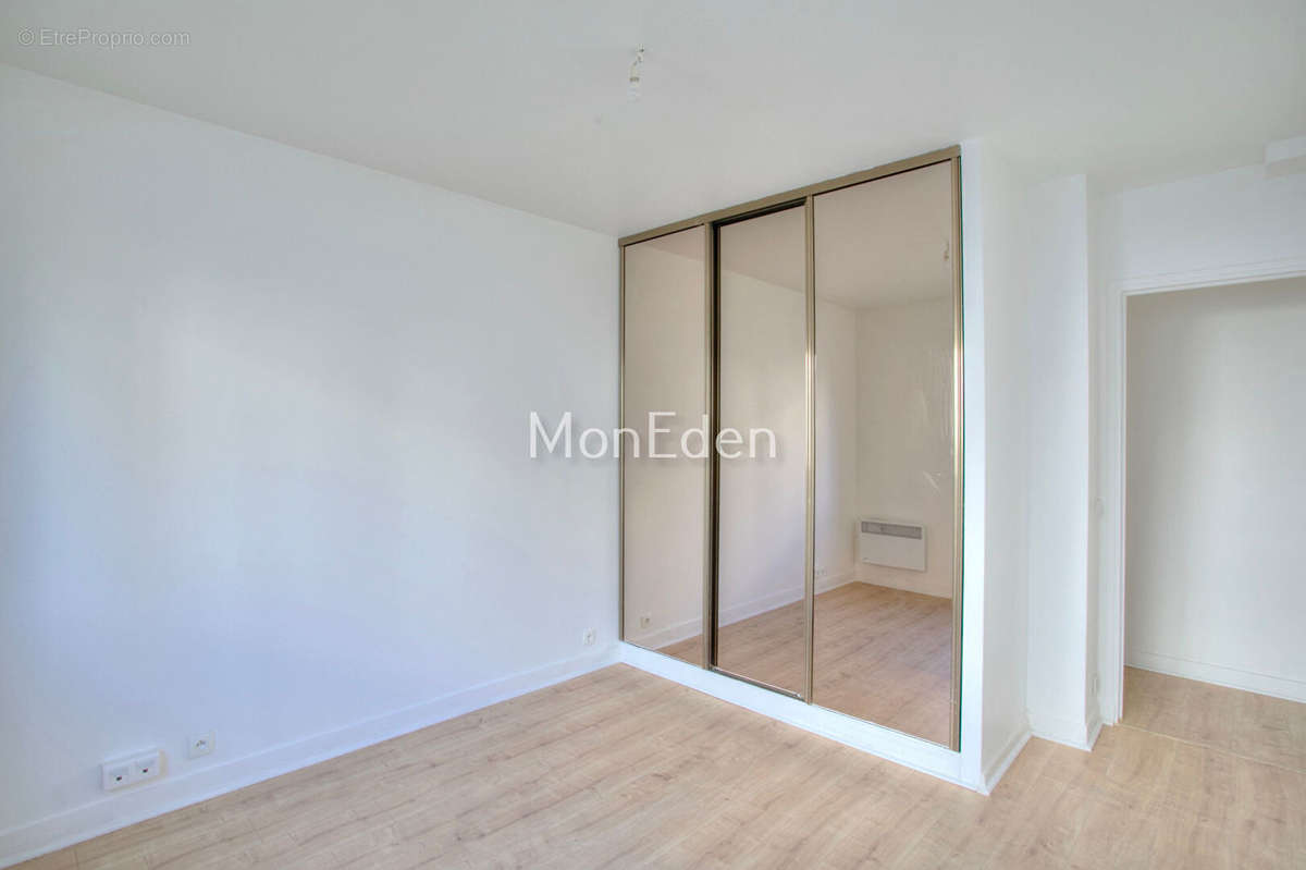 Appartement à COURBEVOIE