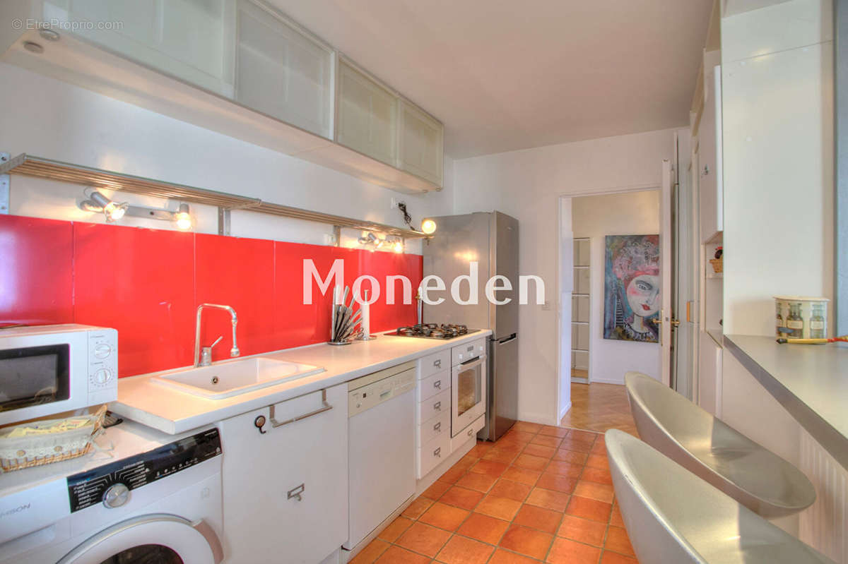 Appartement à COURBEVOIE