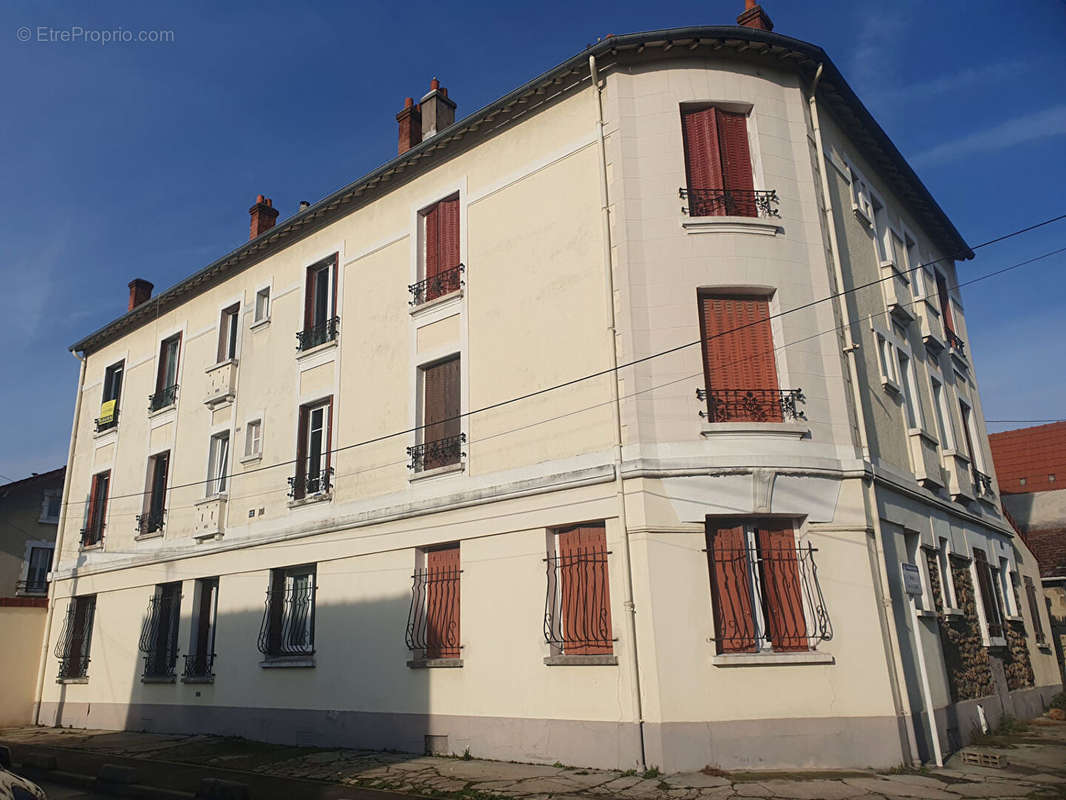 Appartement à VILLENEUVE-LE-ROI