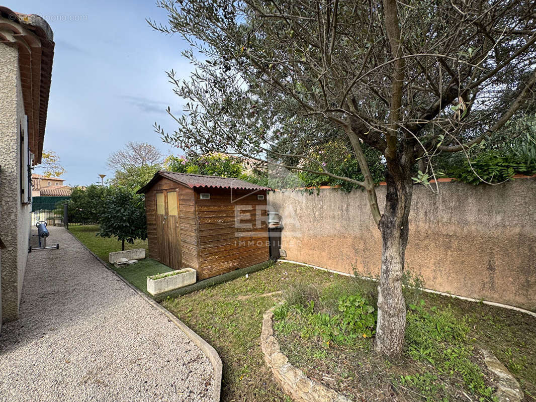 Maison à SAINT-CYR-SUR-MER