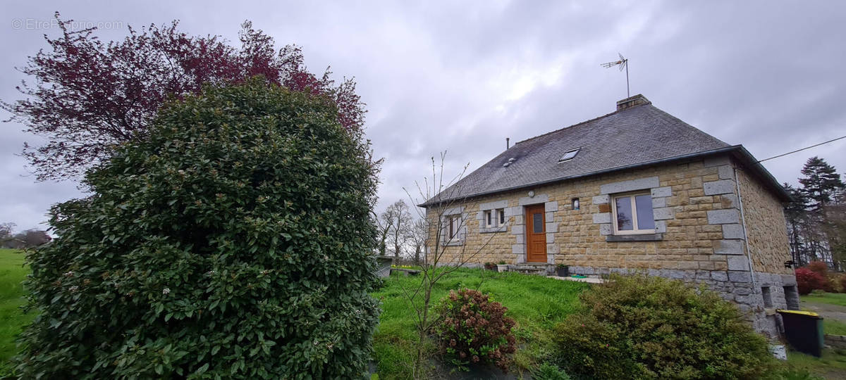 Maison à SAINT-OUEN-DES-ALLEUX