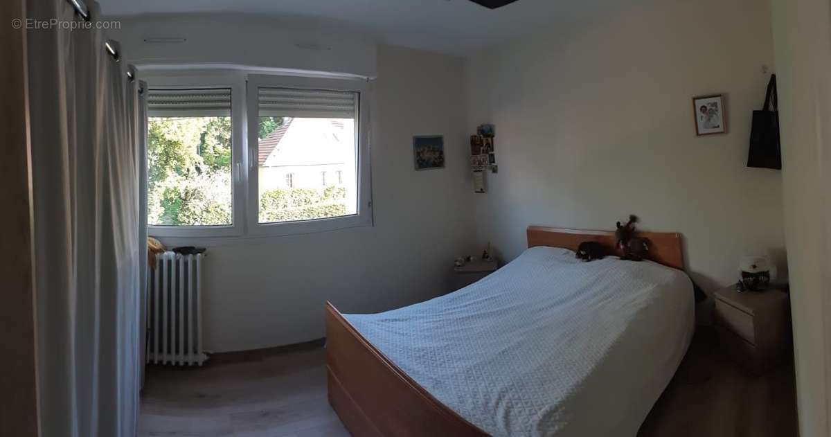 Chambre meublée - Appartement à LONGEVILLE-LES-METZ