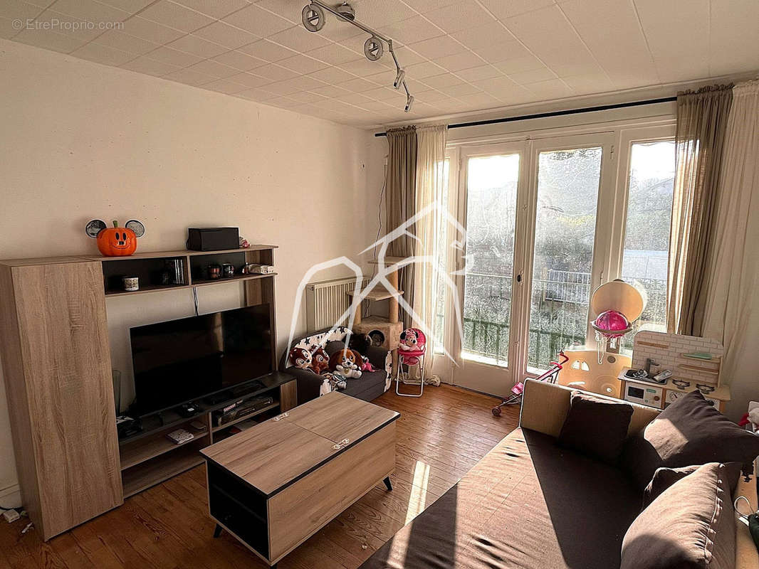 Appartement à SAINT-ETIENNE-DU-ROUVRAY