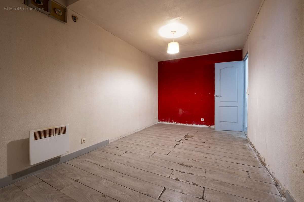 APPARTEMENT T1 BIS  1ER ETAGE - Appartement à PERPIGNAN