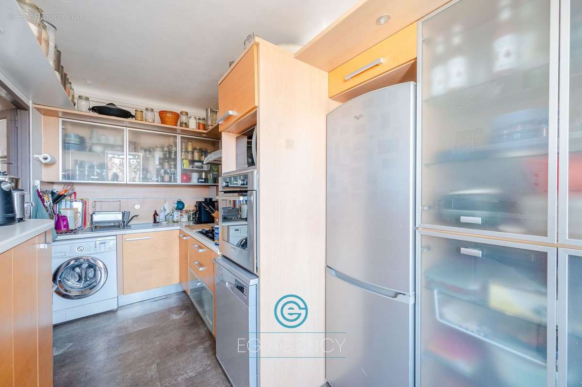 Appartement à MARSEILLE-1E