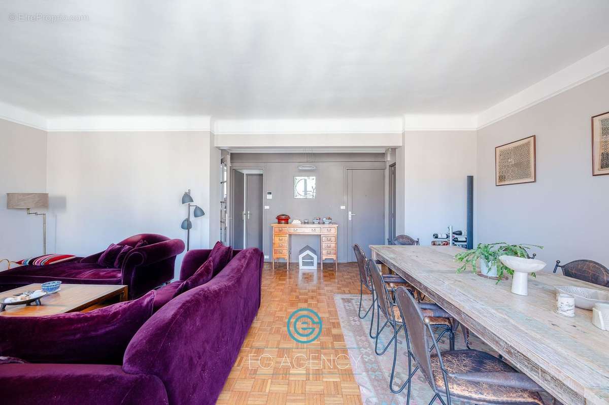 Appartement à MARSEILLE-1E