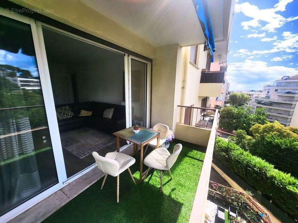 Appartement à LE CANNET