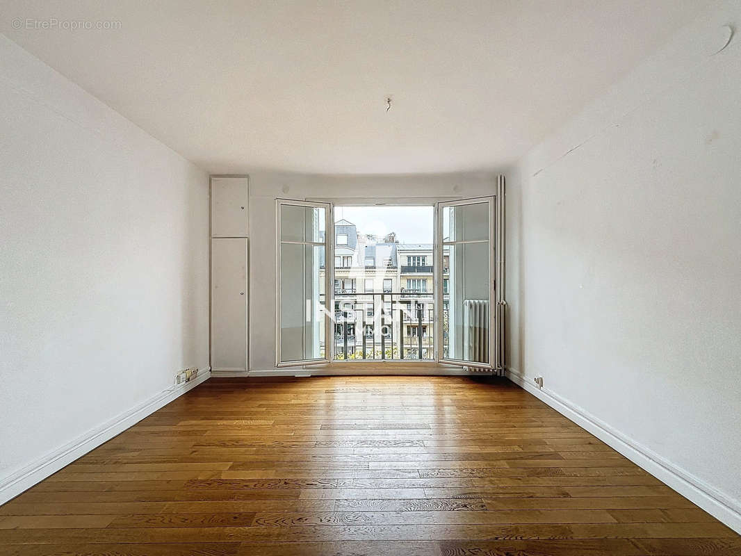 Appartement à CHARENTON-LE-PONT