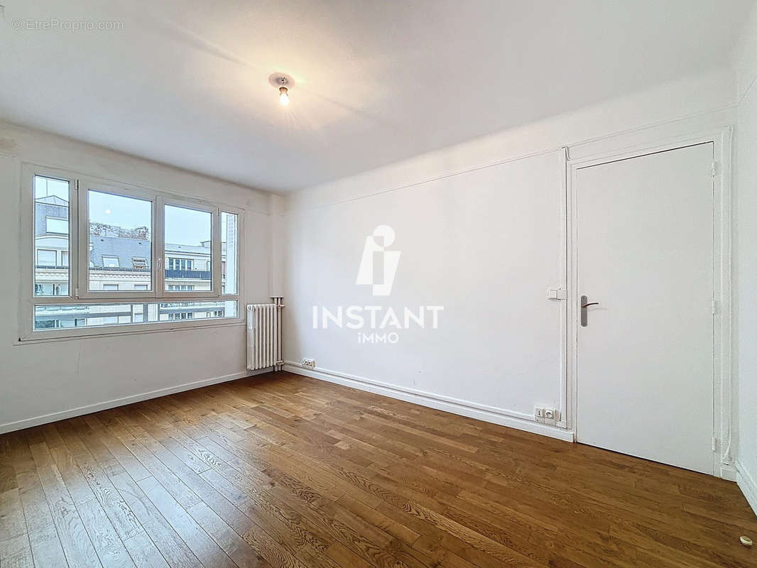 Appartement à CHARENTON-LE-PONT