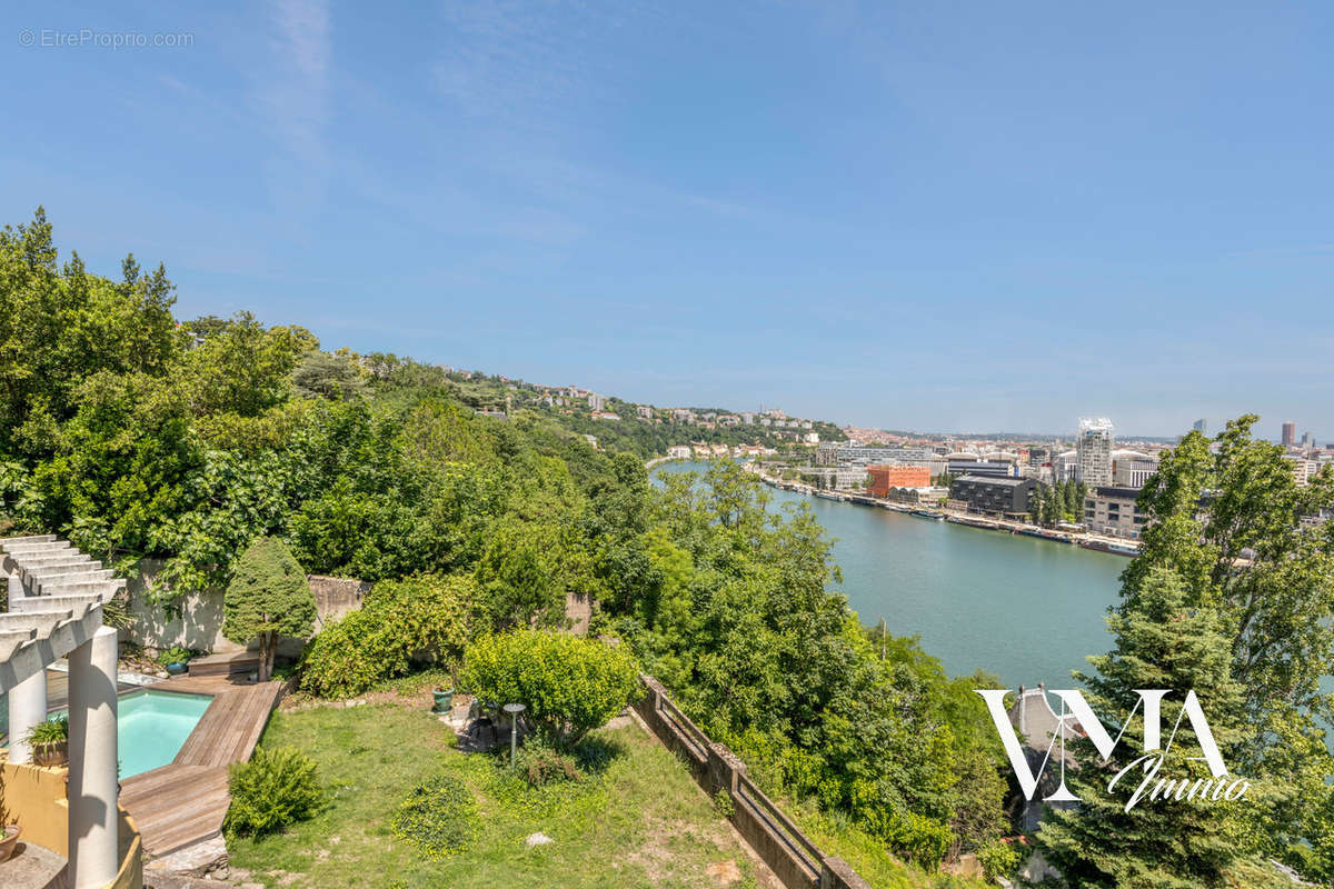 Maison à SAINTE-FOY-LES-LYON