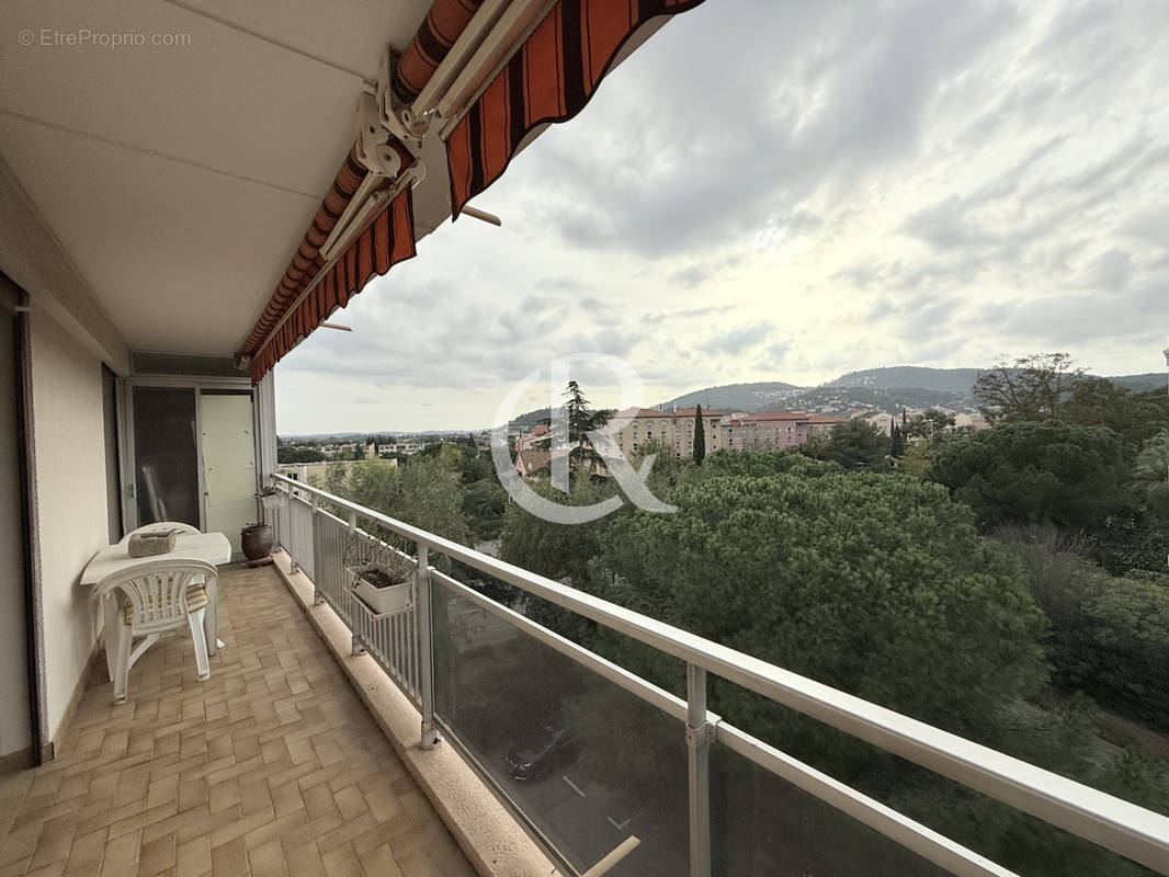 Appartement à HYERES