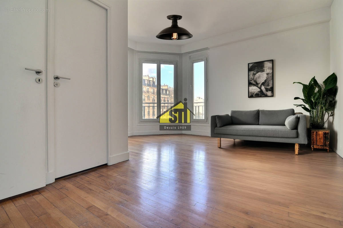 Appartement à PARIS-15E