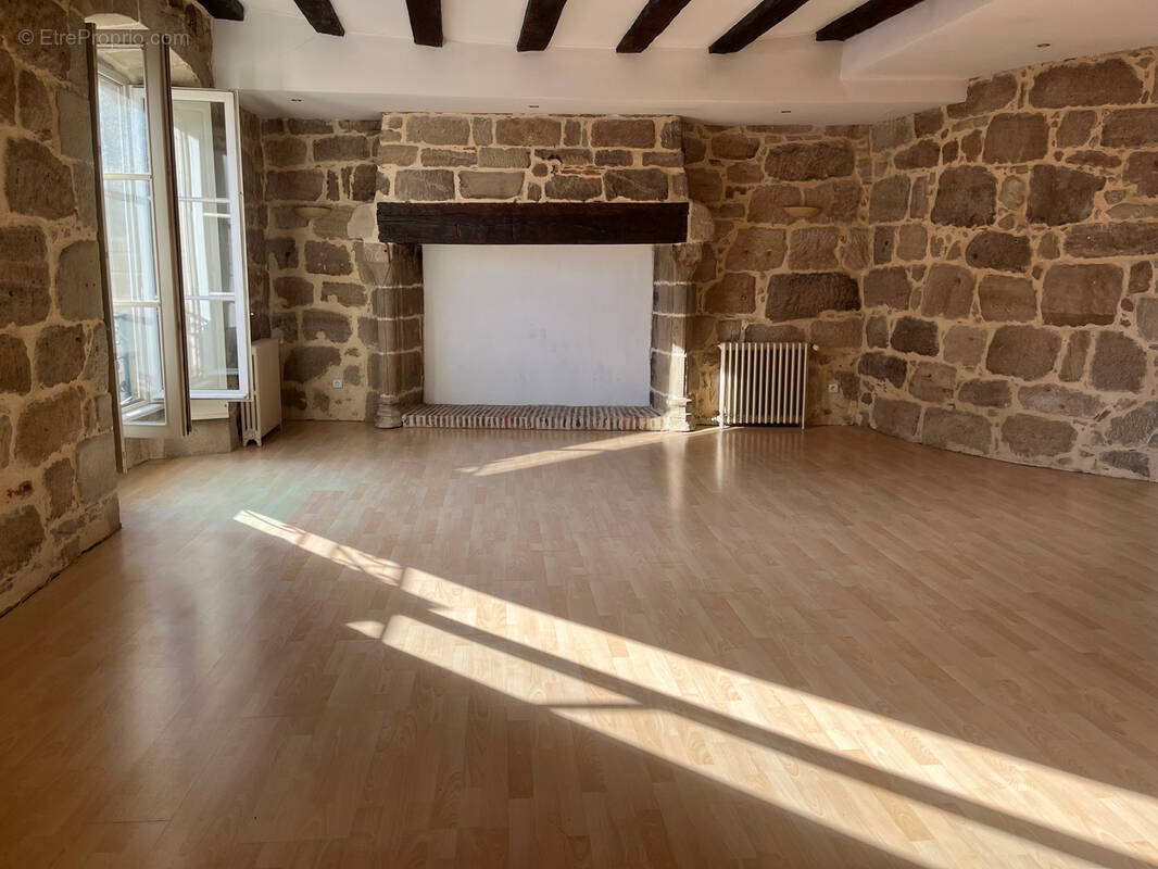 Appartement à BRIVE-LA-GAILLARDE