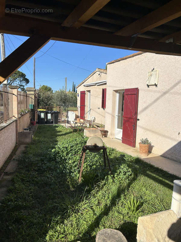 Maison à MOURIES