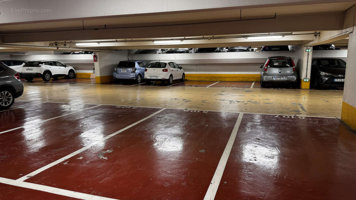 Parking à PARIS-13E