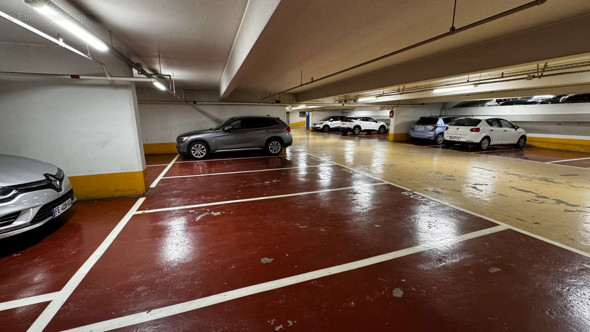 Parking à PARIS-13E