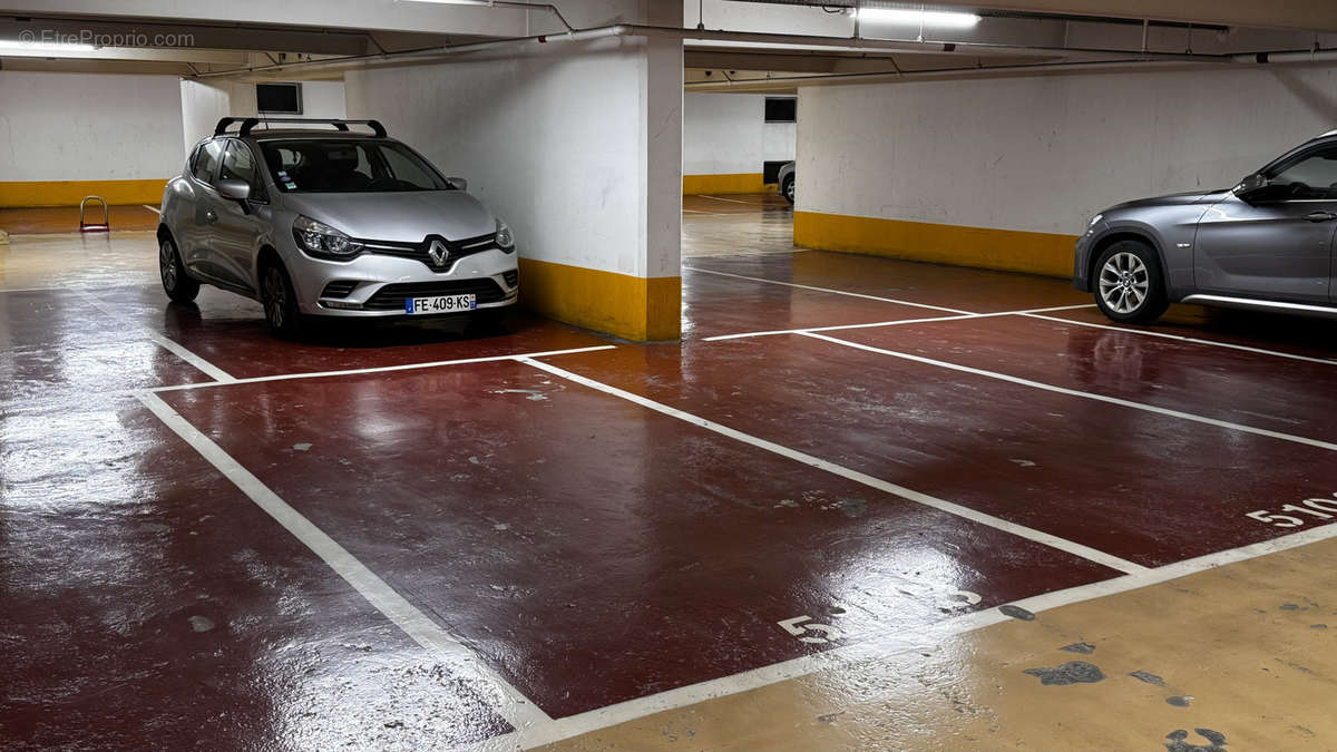 Parking à PARIS-13E