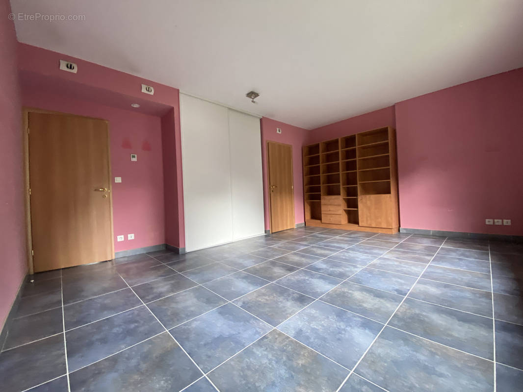 Appartement à CHARBONNIERES-LES-BAINS