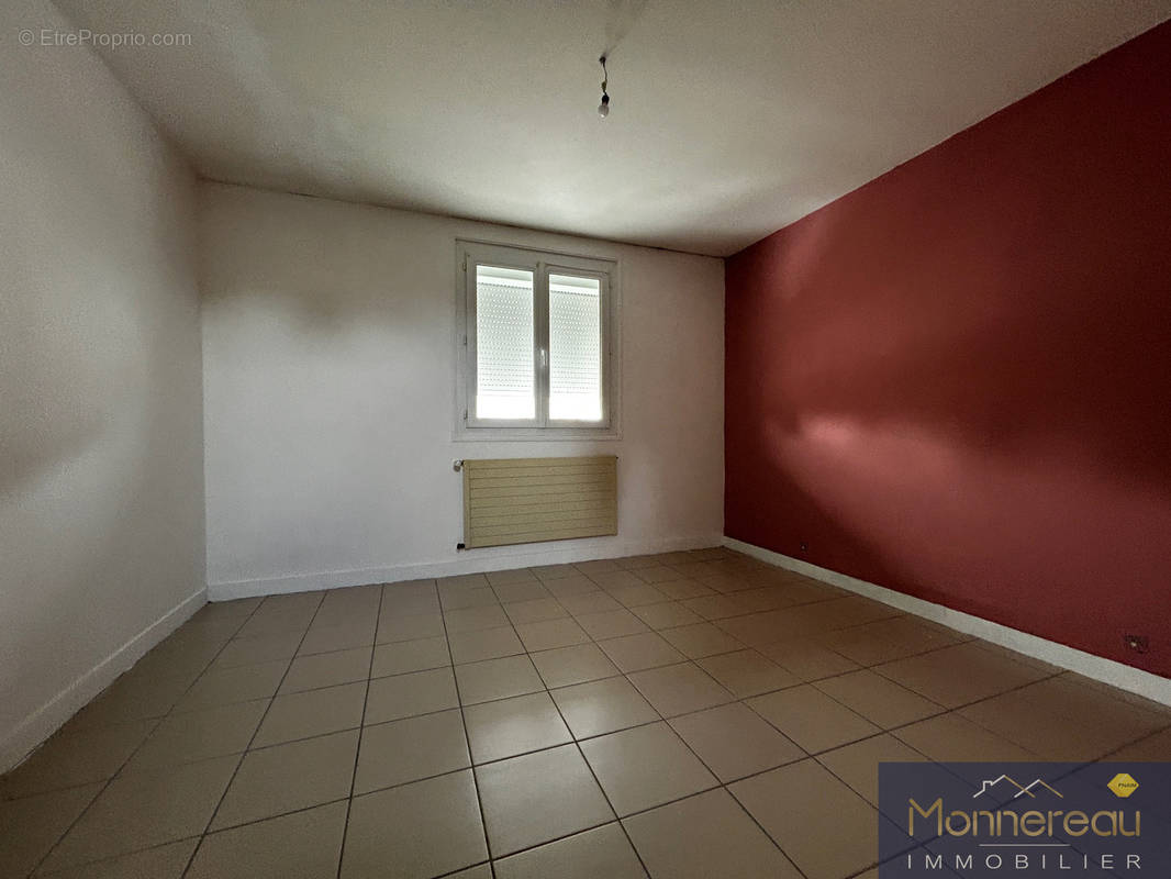 Appartement à JARNAC-CHAMPAGNE