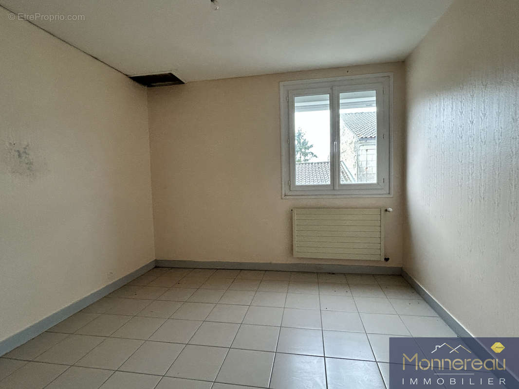 Appartement à JARNAC-CHAMPAGNE