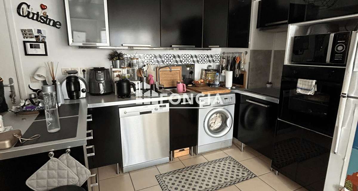 Appartement à MARSEILLE-5E