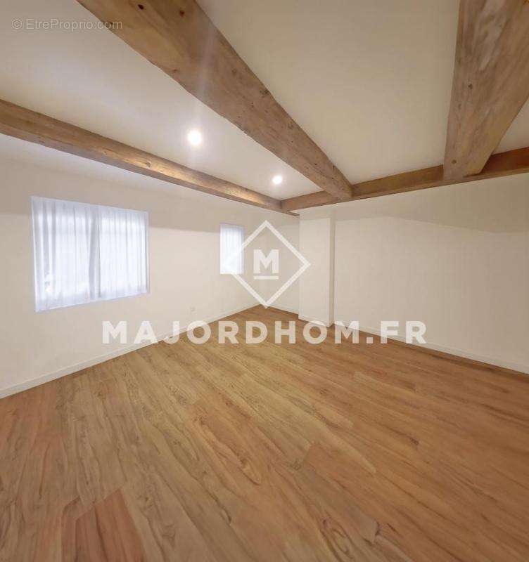 Appartement à MARSEILLE-6E