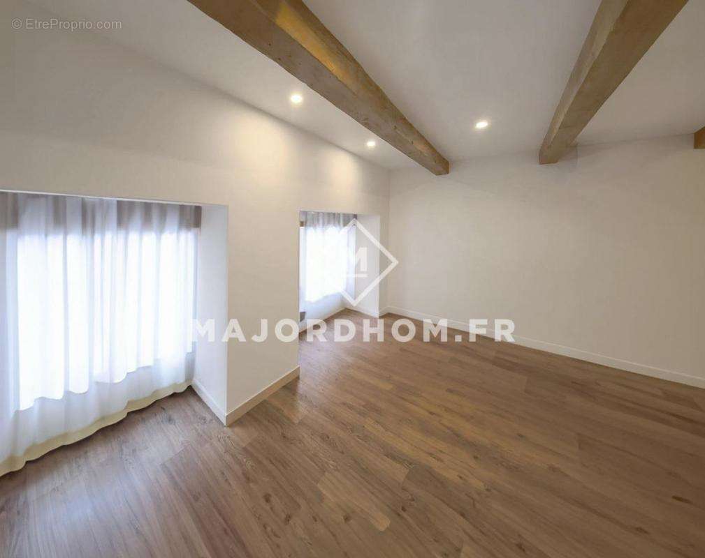 Appartement à MARSEILLE-6E