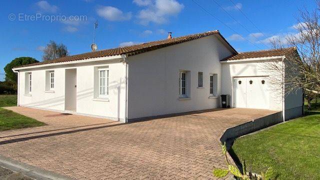 Maison à PONT-L&#039;ABBE-D&#039;ARNOULT