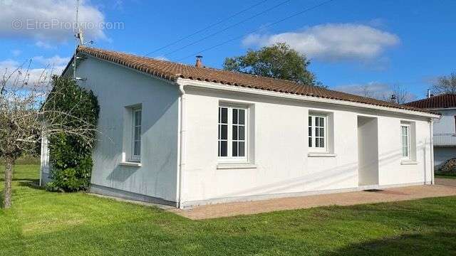 Maison à PONT-L&#039;ABBE-D&#039;ARNOULT