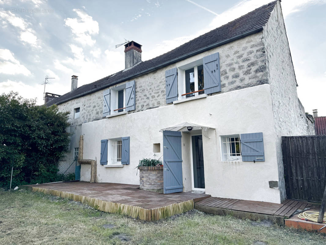 Maison à THIERS-SUR-THEVE