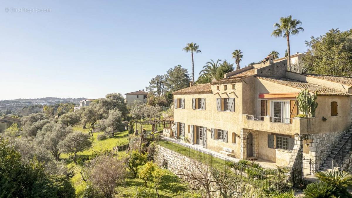 Maison à MOUGINS