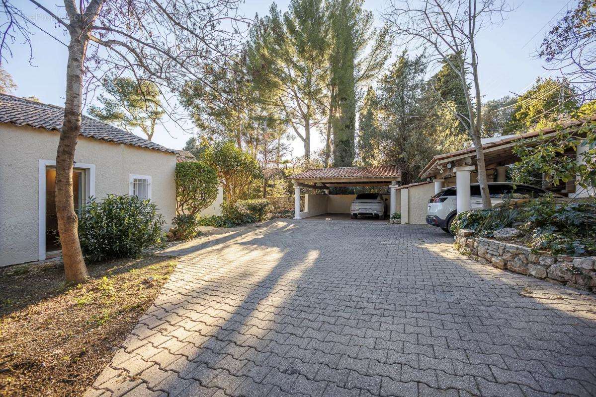 Maison à MOUGINS